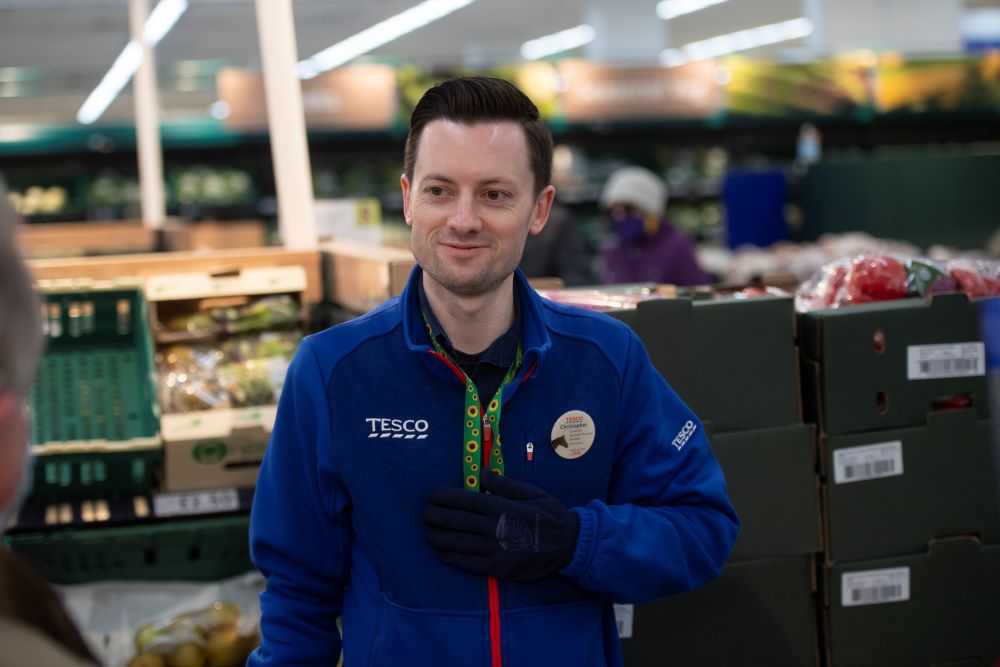 parsmedia_tesco_new_uniform_15022022_120